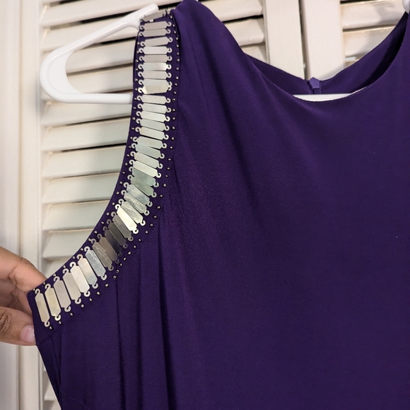 Showstopper form fitting gown - Picture 4 of 7